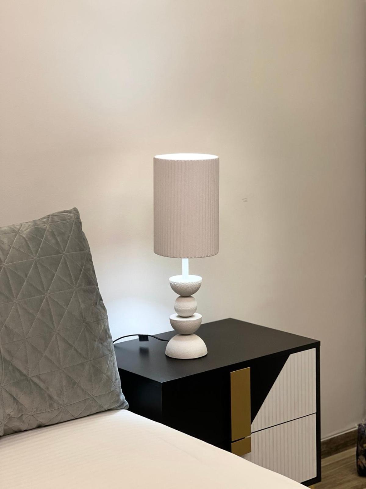 Miltonia Apartment